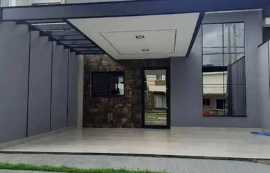 Imagem: A casa em condomínio possui 3 Dormitórios, 3 Banheiros, 2