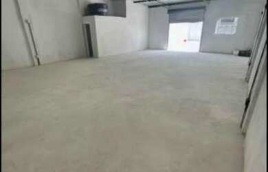 Imagem: O depósito possui 5 Vagas na garagem, 200m² de Área e está