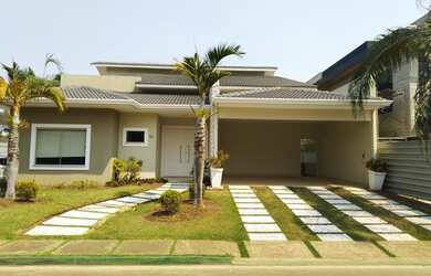 Imagem: A casa em condomínio possui 4 Dormitórios, 5 Banheiros, 3