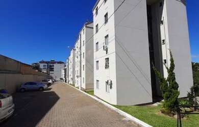 Imagem: O apartamento possui 2 Dormitórios, 1 Banheiro, 1 Vaga na garagem