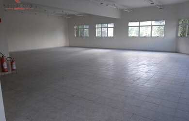 Imagem: O depósito possui 240m² de Área e está localizado em Barcelona