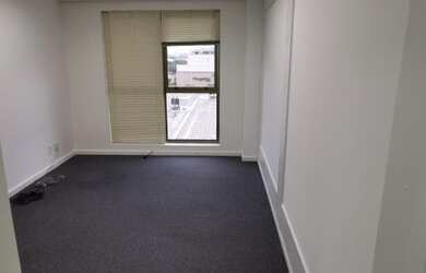 Imagem: O depósito possui 1 Vaga na garagem, 36m² de Área e está