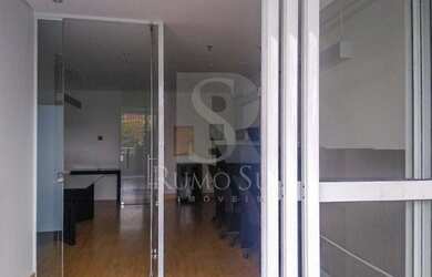 Imagem: O depósito possui 1 Vaga na garagem e 48m² de Área e está