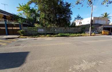 Imagem 10: Terreno em Patamares. 1-0m² de Área