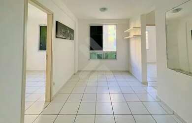 Imagem: O apartamento possui 3 Dormitórios, 1 Banheiro, 1 Vaga na garagem