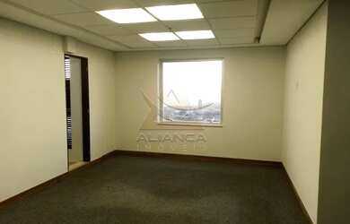 Imagem: O depósito possui 2 Vagas na garagem, 68m² de Área e está