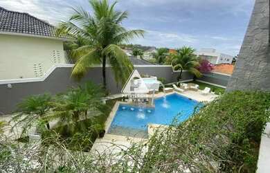 Imagem: A casa em condomínio possui 4 Dormitórios, 5 Banheiros, 4