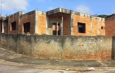 Imagem 5: Sobrados inacabados Boituva