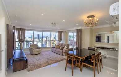 Imagem: O apartamento possui 2 Dormitórios, 2 Banheiros, 2 Vagas na