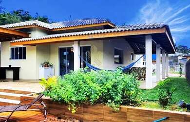 Imagem: A casa em condomínio possui 3 Dormitórios, 2 Banheiros, 3