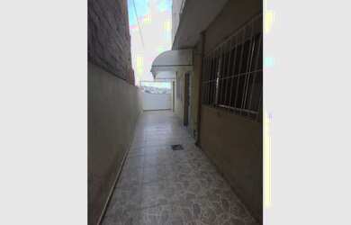 Imagem: A casa possui 2 Dormitórios, 1 Banheiro, 70m² de Área e