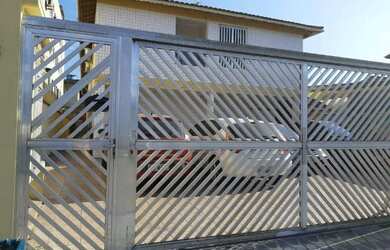 Imagem: A casa possui 2 Dormitórios, 2 Banheiros, 1 Vaga na garagem