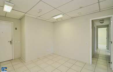 Imagem: O depósito possui 2 Vagas na garagem, 82m² de Área e está