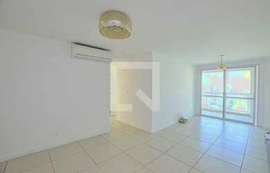 Imagem: O apartamento possui 4 Dormitórios, 3 Banheiros, 2 Vagas na