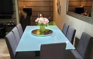 Imagem: A casa possui 4 Dormitórios, 4 Banheiros, 2 Vagas na garagem