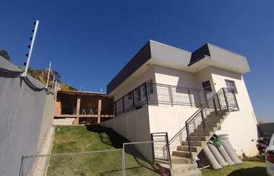 Imagem: A casa possui 2 Dormitórios, 2 Banheiros, 80m² de Área e