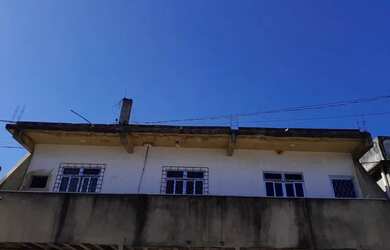 Imagem: A casa possui 2 Dormitórios, 2 Banheiros, 110m² de Área e