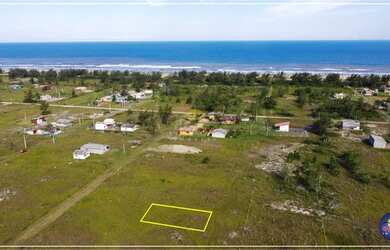 Imagem: O terreno possui 300m² de Área e está localizado em Balneário