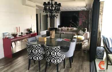 Imagem: O apartamento possui 4 Dormitórios, 4 Banheiros, 4 Vagas na