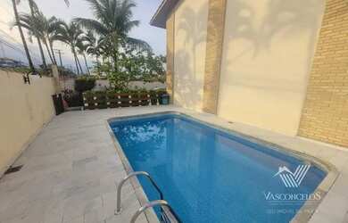 Imagem: A casa possui 2 Dormitórios, 2 Banheiros, 2 Vagas na garagem