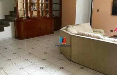 Imagem: A casa possui 4 Dormitórios, 5 Banheiros, 3 Vagas na garagem