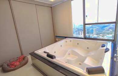 Imagem: O apartamento possui 2 Dormitórios, 2 Banheiros, 3 Vagas na