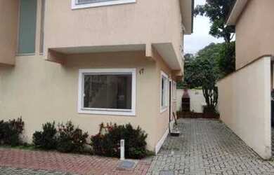 Imagem: A casa em condomínio possui 2 Dormitórios, 3 Banheiros, 1