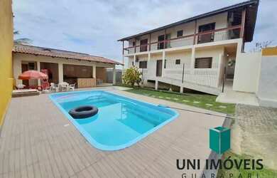 Imagem: A casa possui 5 Dormitórios, 3 Banheiros, 2 Vagas na garagem