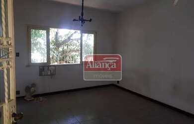 Imagem: A casa possui 5 Dormitórios, 2 Banheiros, 1 Vaga na garagem