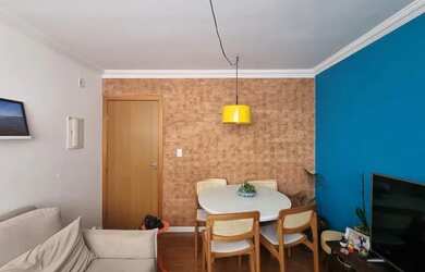 Imagem: O apartamento possui 2 Dormitórios, 1 Banheiro, 2 Vagas na