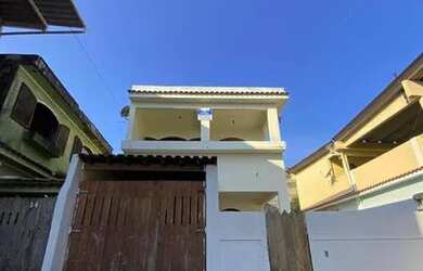 Imagem: A casa possui 2 Dormitórios, 2 Banheiros, 1 Vaga na garagem