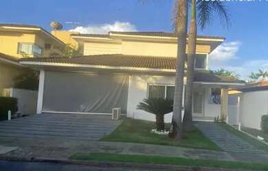 Imagem: A casa em condomínio possui 5 Dormitórios, 5 Banheiros, 4