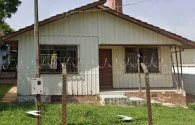 Imagem: A casa possui 3 Dormitórios, 2 Banheiros, 190m² de Área e