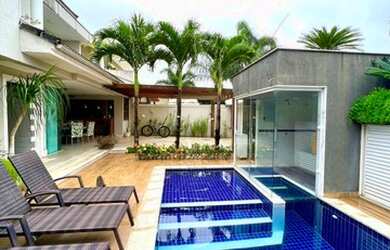 Imagem: A casa em condomínio para alugar possui 4 Dormitórios, 5 Banheiros