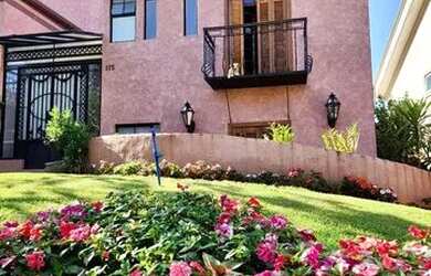 Imagem: A casa em condomínio possui 4 Dormitórios, 5 Banheiros, 5