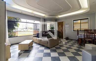 Imagem: A casa possui 4 Dormitórios, 5 Banheiros, 4 Vagas na garagem