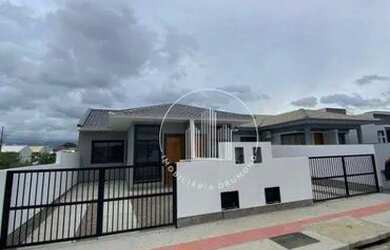 Imagem: A casa possui 2 Dormitórios, 1 Banheiro, 1 Vaga na garagem