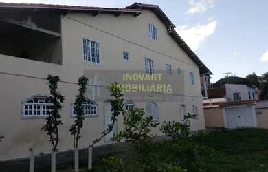 Imagem: A casa possui 3 Dormitórios, 3 Banheiros, 5 Vagas na garagem