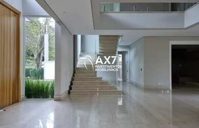 Imagem: A casa em condomínio possui 5 Dormitórios, 5 Banheiros, 5