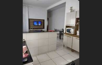 Imagem: A casa possui 2 Dormitórios, 1 Banheiro, 2 Vagas na garagem