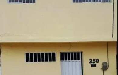 Imagem: A casa possui 3 Dormitórios, 2 Banheiros, 110m² de Área e