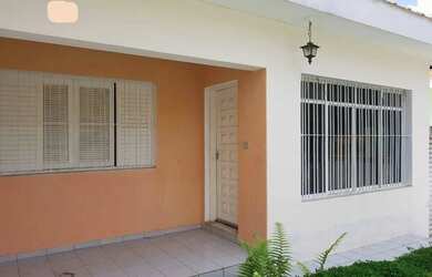 Imagem: A casa possui 2 Dormitórios, 1 Banheiro, 1 Vaga na garagem