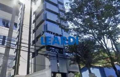 Imagem: O depósito possui 2 Vagas na garagem e 45m² de Área e está