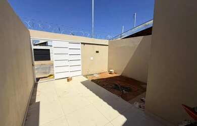 Imagem 2: Casa para Venda em Montes Claros, Independência, 2 dormitórios, 1 banheiro, 1 vaga