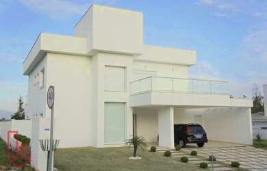 Imagem: A casa em condomínio possui 4 Dormitórios, 5 Banheiros, 5