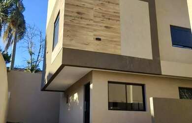 Imagem 2: SOBRADO NO BAIRRO ALTO - NOVOS