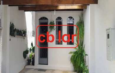 Imagem: A casa possui 2 Dormitórios, 2 Banheiros, 2 Vagas na garagem