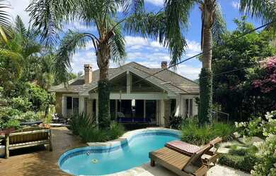 Imagem: A casa em condomínio possui 3 Dormitórios, 2 Banheiros, 4