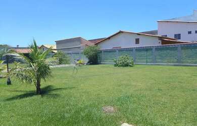 Imagem: A casa possui 3 Dormitórios, 3 Banheiros, 1 Vaga na garagem