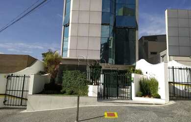 Imagem: O depósito possui 2 Vagas na garagem, 70m² de Área e está